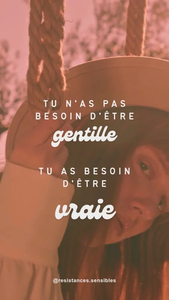 Tu n’as pas besoin d’être gentille, ni utile, ni parfaite. Tu as besoin d’être vraie.Gentille, utile, parfaite, disponible, à l’écoute, active. Etre celle qui apaise, qui soutient, qui gère, qui assure, ça tu connais bien.Tu es même appréciée pour ça. Reconnue, aimée.Mais tu ressens comme un vide intérieur. Une insatisfaction permanente. Une grande fatigue. Une profonde solitude. Une colère sourde.Dans le fond, tu ne te sens pas rencontrée pour qui tu es vraiment.Tu es prisonnière d’une image que les autres ont de toi, d’un rôle dans lequel ils ont l’habitude de te voir. D’un personnage que tu as construis malgré toi, qui te permet d’être en lien avec les autres et de te sentir aimée, appartenir à une communauté.Mais tu te sens vide et épuisée parce que tu n’es pas aimée pour celle que tu te sens être à l’intérieur de toi.Ce rôle dont tu peines à sortir est épuisant et te maintient dans une forme de solitude qui te rend triste.Tu as besoin de t’autoriser à être vraie. Authentique. Pas toujours gentille, pas toujours disponible, pas toujours lisse et présentable.Parfois sauvage, déconnante, différente, maladroite, fragile, pas d’accord, en colère, bouleversée, éteinte ou surexcitée.Toi. Inégale. Imparfaite. Mouvante. Multiple. Sainement égoïste.C’est comme ça que tu récupères ton énergie et que tu te sens vivante, véritablement reliée aux autres. Quand tu es juste VRAIE.Libérée de ce que tu crois devoir être pour plaire aux autres.👉 Commente ASSEZ si toi aussi tu en as assez d'être gentille, utile ou forte. ✨️ Si tu veux te reconnecter à ta vérité intérieure, je suis là pour t'accompagner. 🔥 Je suis Cécilia et je t'aide à transformer tes blessures relationnelles en puissance personnelle. Ici, tu ne viens pas "réparer" ce qui cloche. Tu viens te rappeler qui tu es, au-delà de ce que tu ce que tu as appris à taire. #guerisoninterieure #blessuresdenfance #traumainfantile #peoplepleasing #ifs #guerisonemotionnelle #internalfamilysystems #authenticite #etresoimeme #oseretresoimeme #veriteinterieure #imparfaite #epuisement #suradaptation